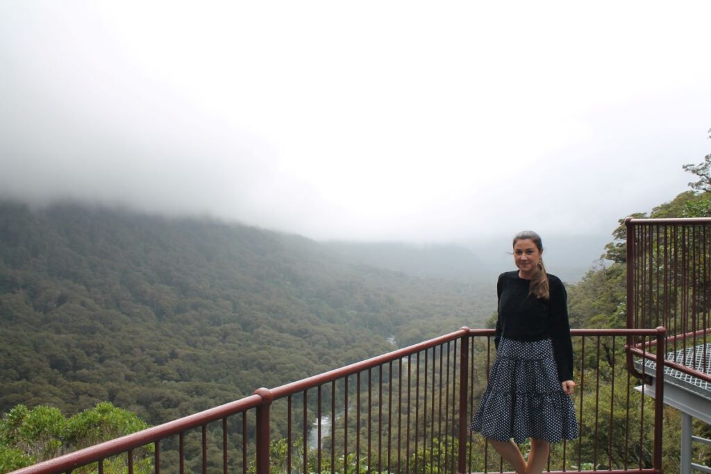 lady at the chasm viewpoint