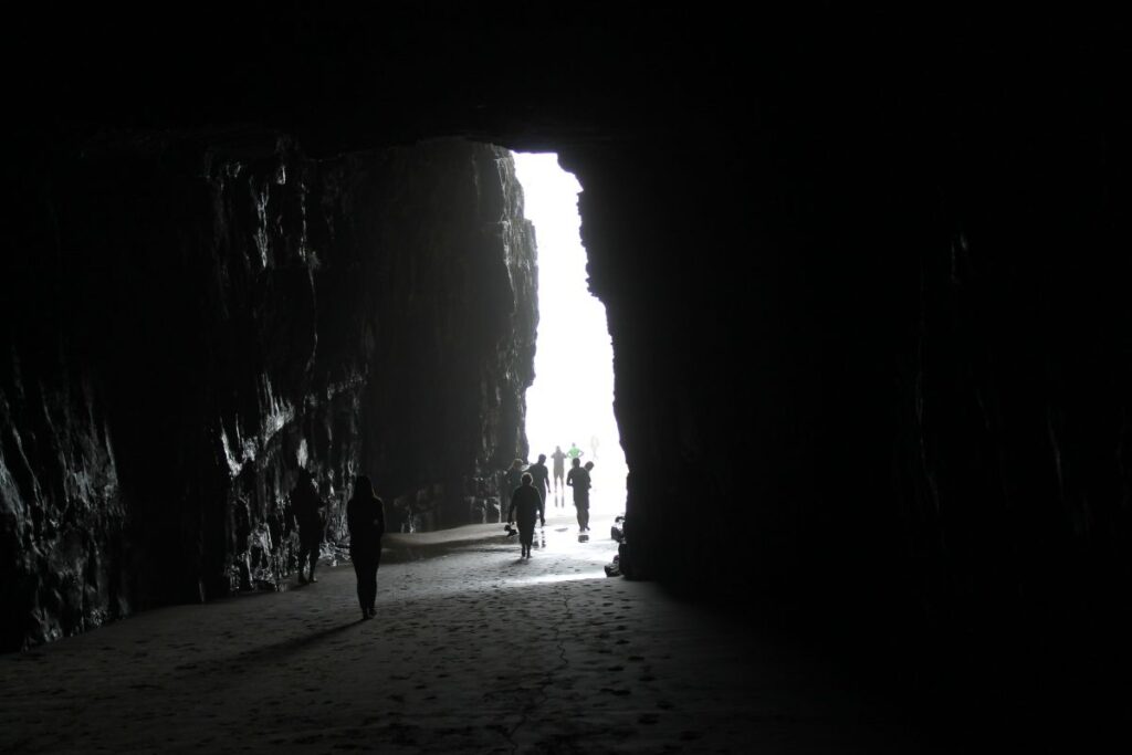 sea cave cathedral caves
