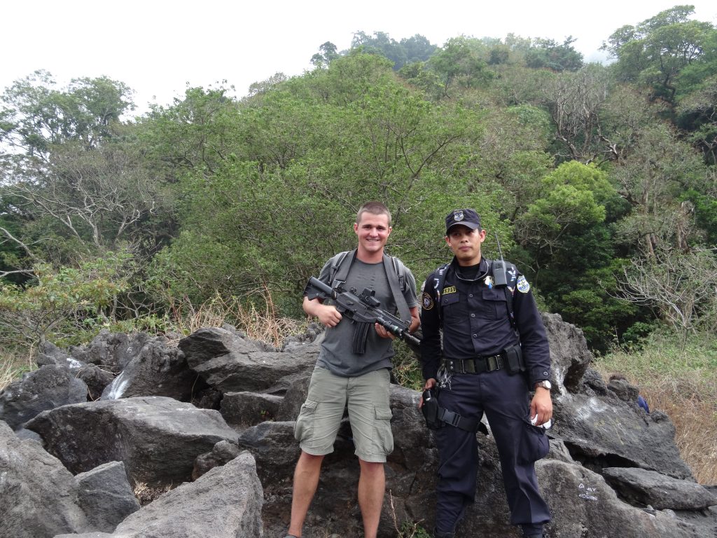 friendly locals, el salvador