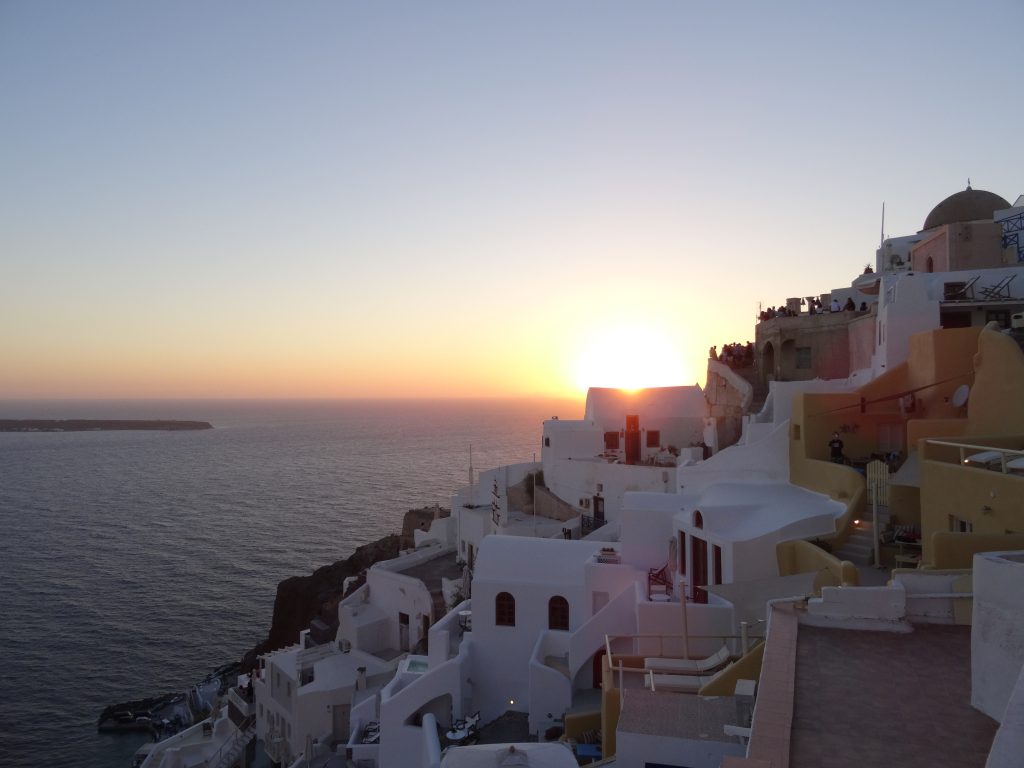oia sunset santorini