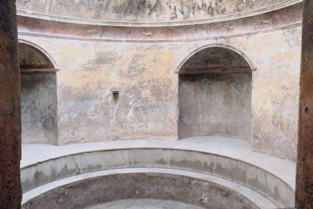 forum baths pompeii