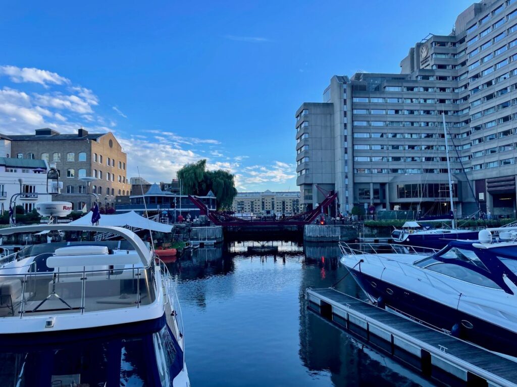 london docklands boats