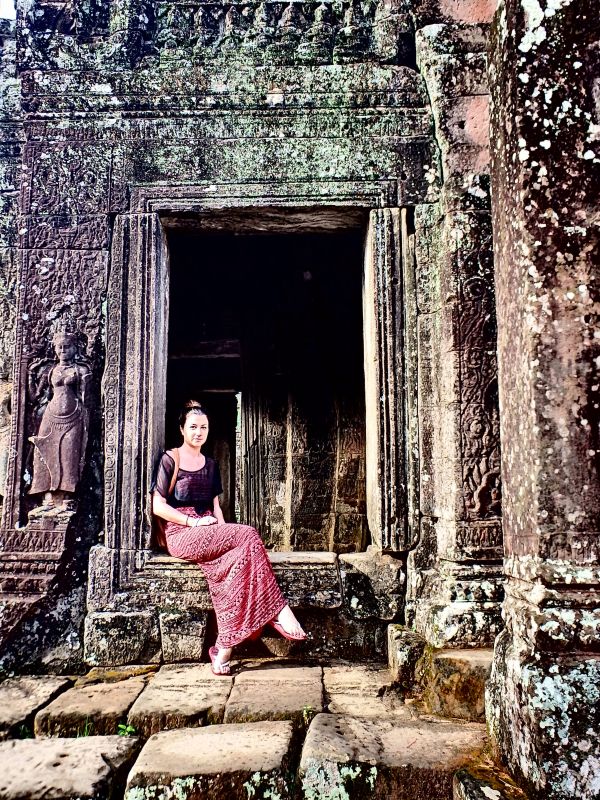 lady posing angkor archaeological park