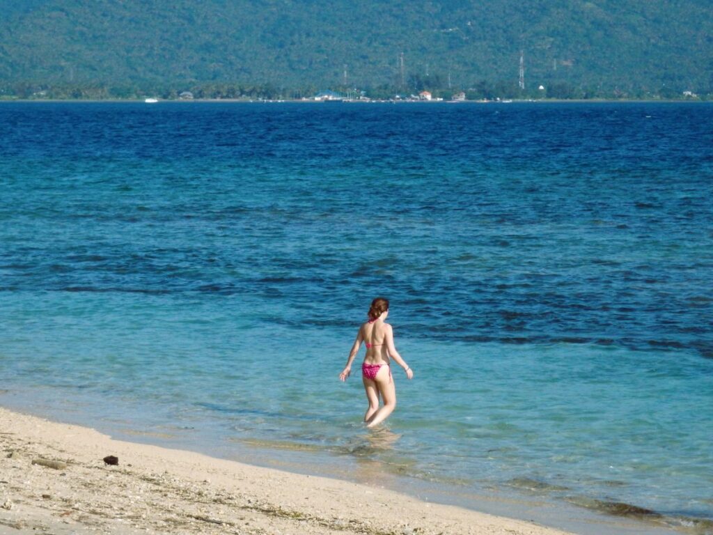 swimming gili air lady
