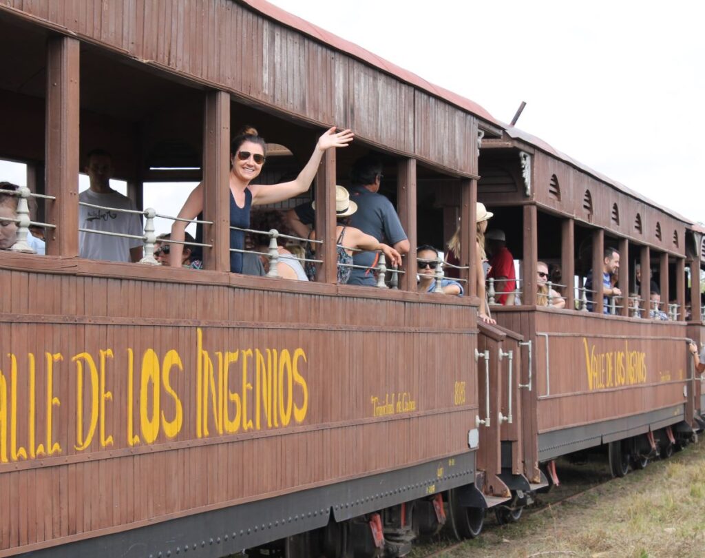 train valle de los ingenios trinidad cuba