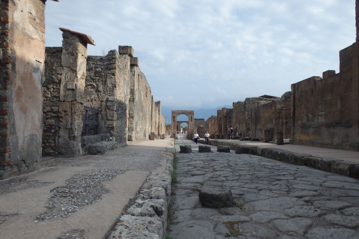 pompeii forum italy