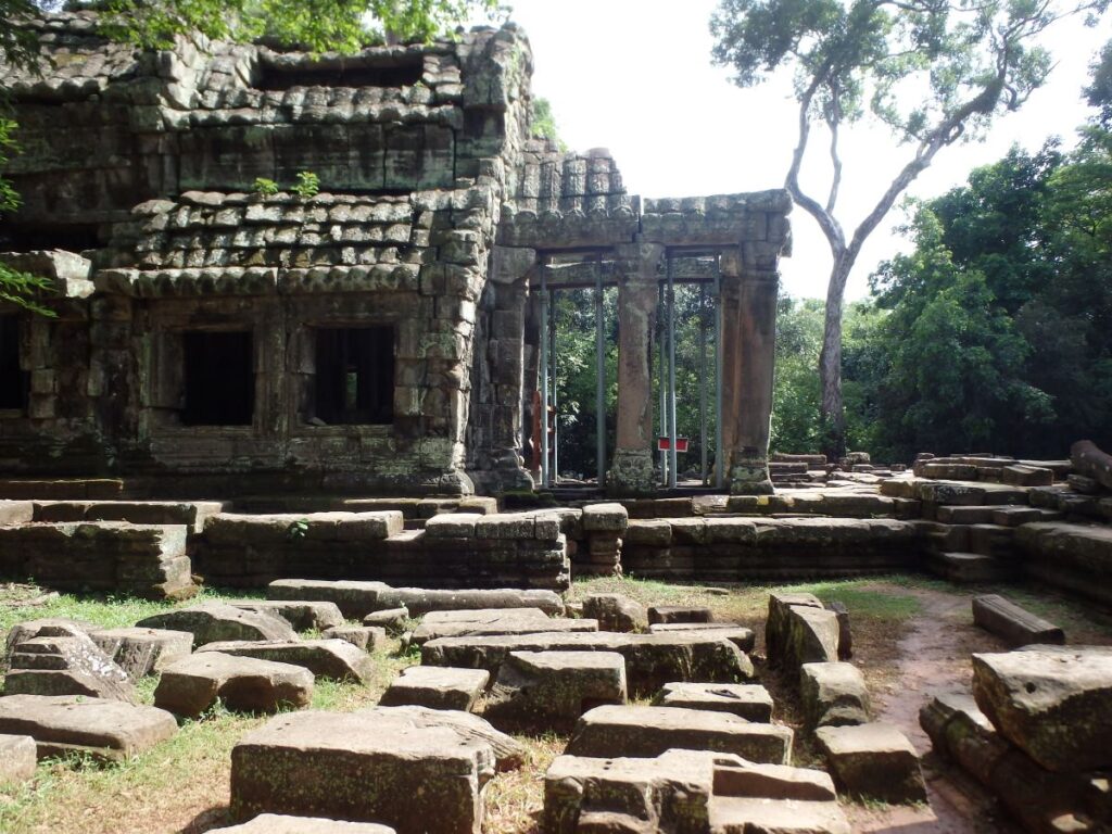 stone paving temple angkor
