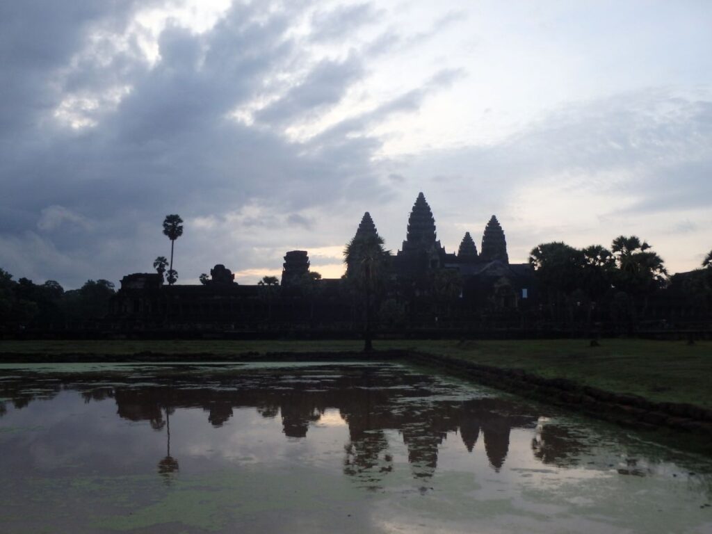 sunrise angkor wat