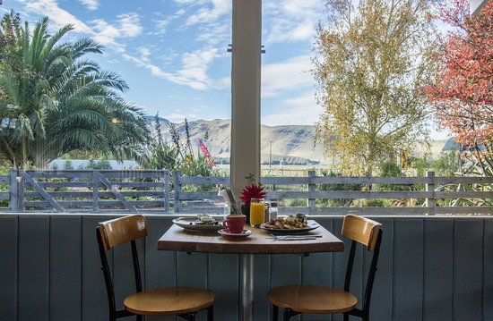 white rabbit Garden Cafe 