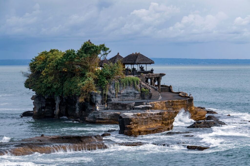 tanah lot temple